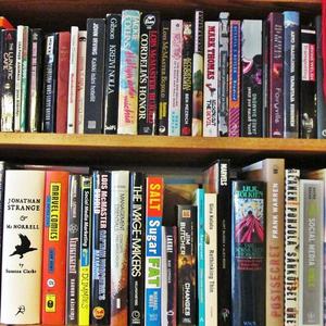 Anzeige · Bücherregal weiß