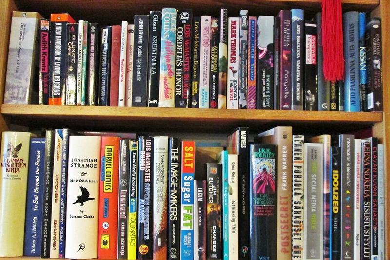 Anzeige · Bücherregal weiß