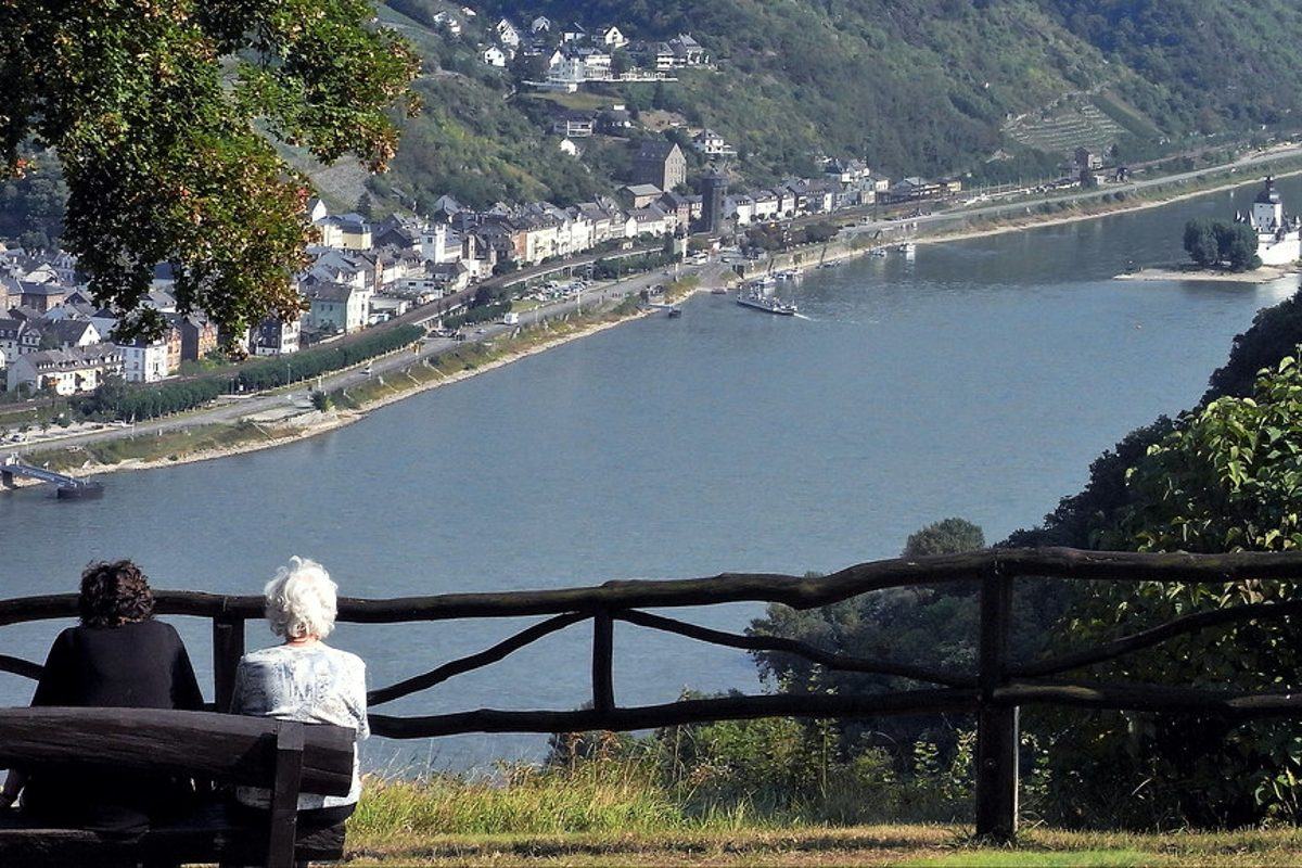 Galerie · Rheinufer im Morgennebel